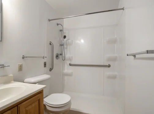 cumberland arms - bathroom